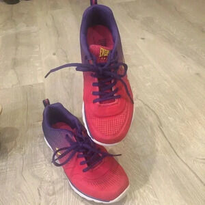 Everlast athletic shoes
